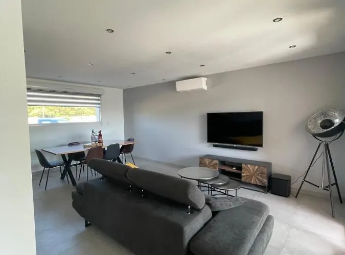 Feriehus Maison Neuve Vecchio *